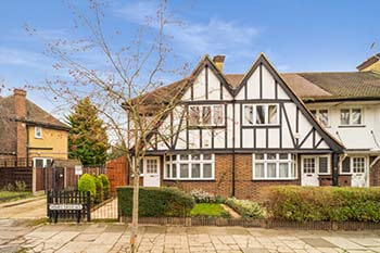 3 Bedroom Family House for Sale in Acton, West London