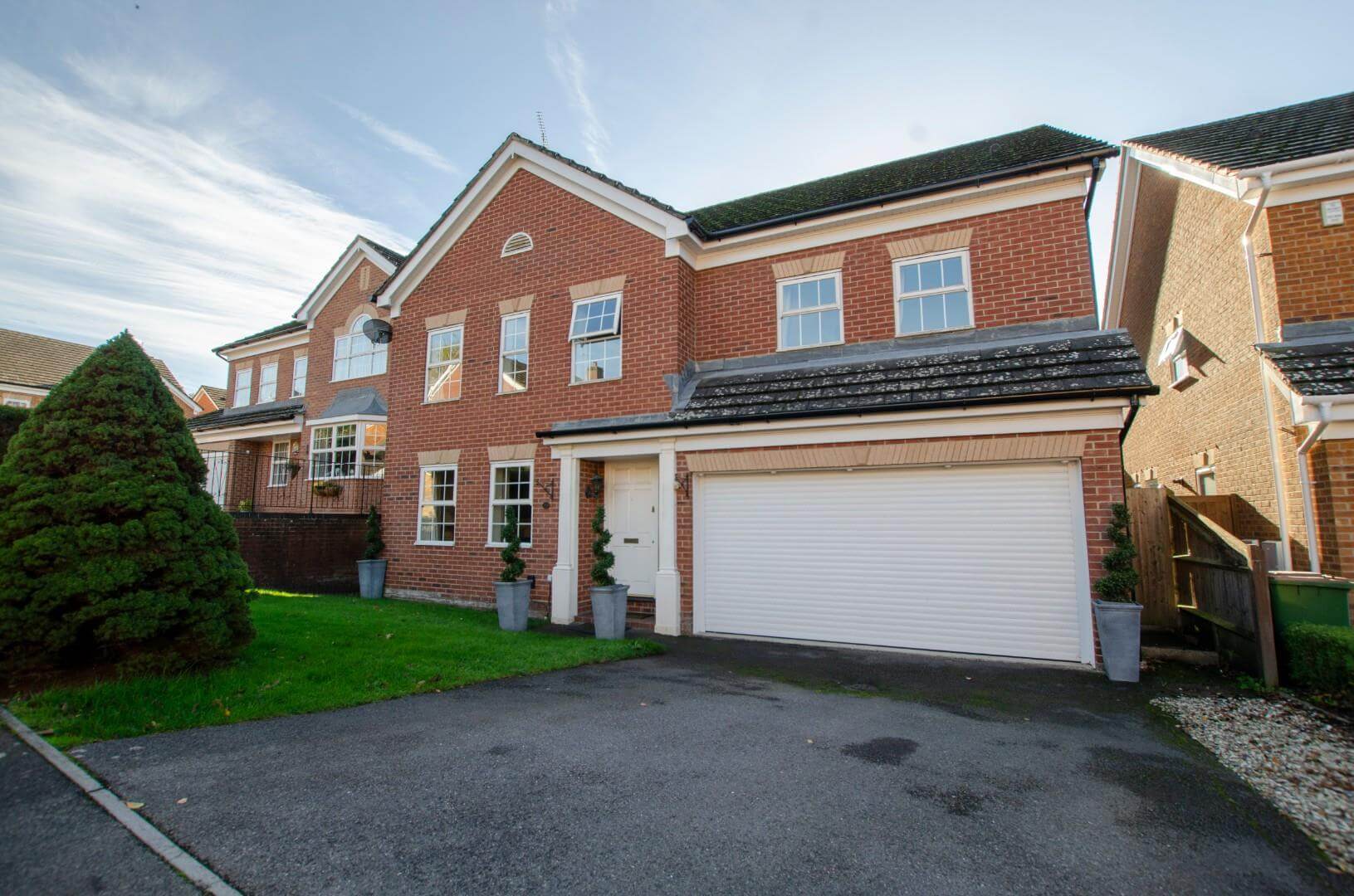 5 Bedroom Detached House for Sale on West End