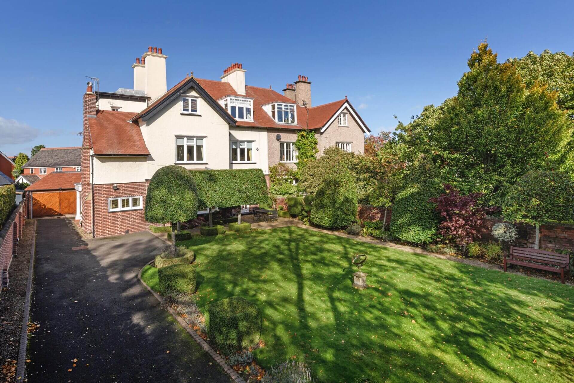 6 Bedroom House for Sale in Gosforth