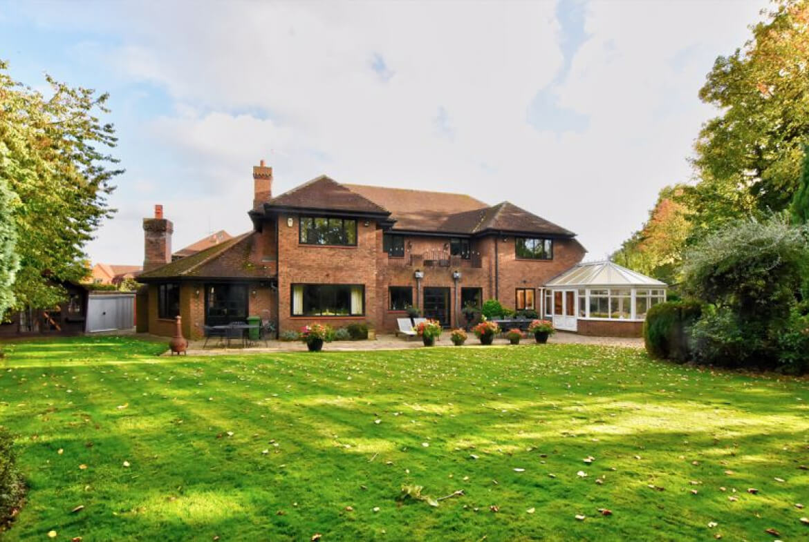 5 Bedroom House for Sale in Gosforth