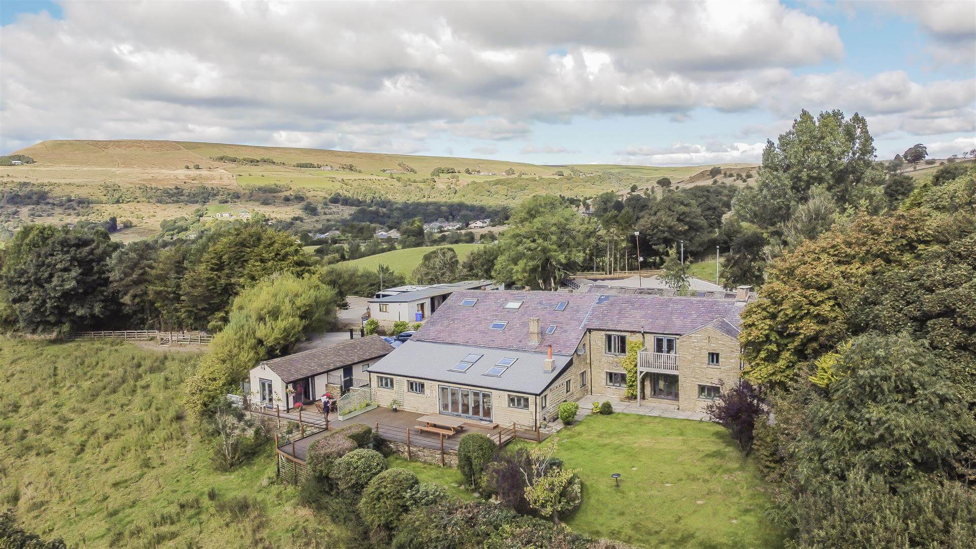 6 Bedroom House for Sale in Hurst Lane, Rossendale