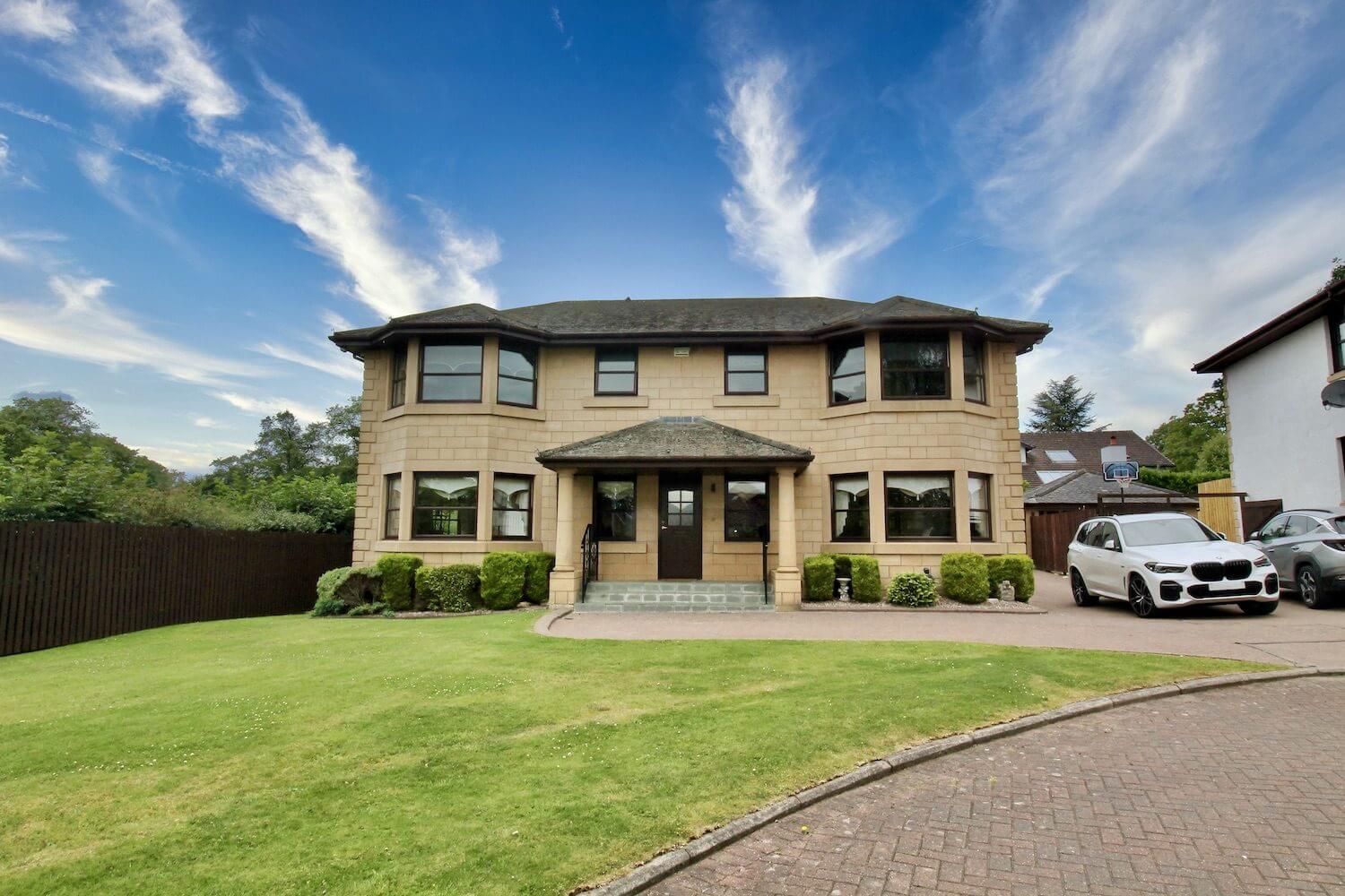 4 Bedroom House for Sale in Lenzie